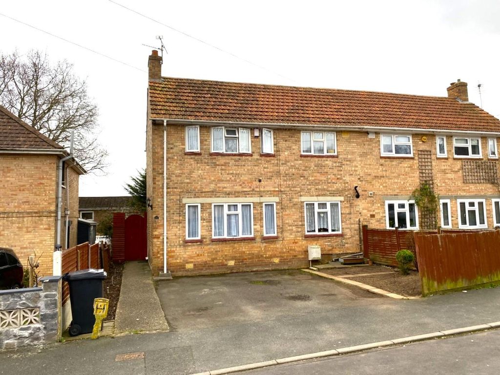 3 bed semidetached house for sale in Wedlands, Taunton TA2, £215,000