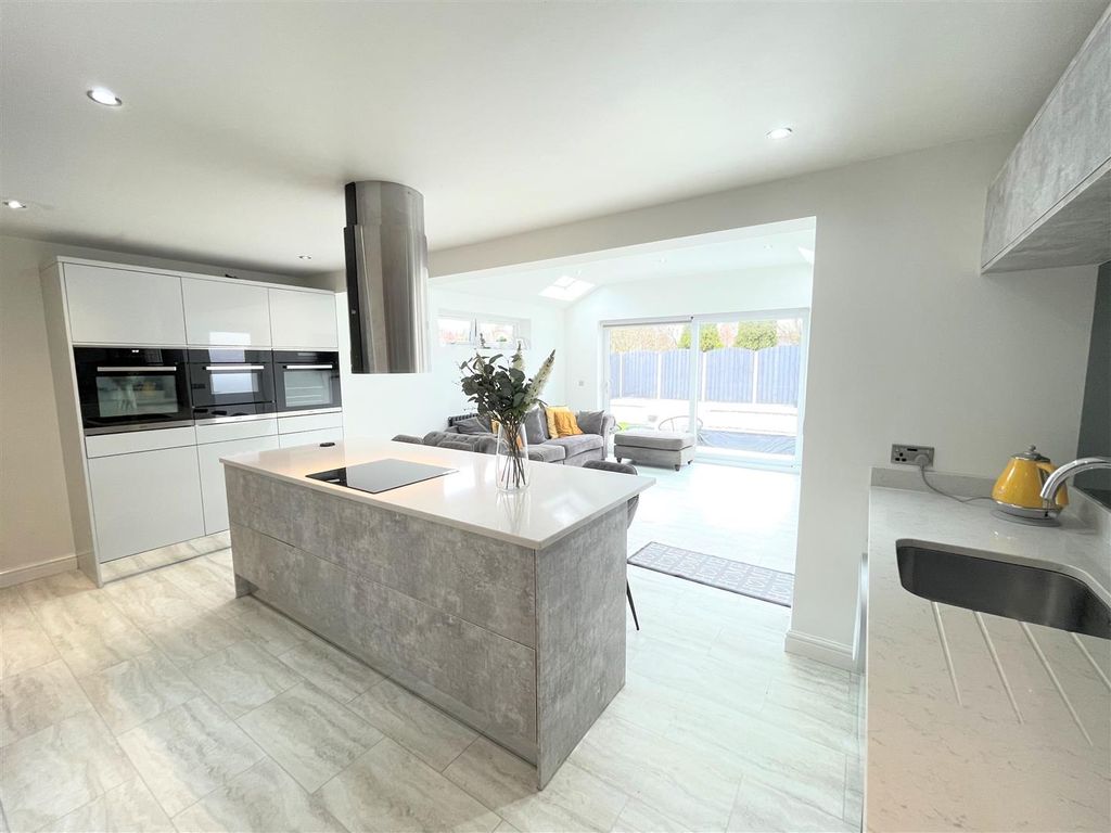 4 bed detached bungalow for sale in Grahams Croft, WarwickOnEden