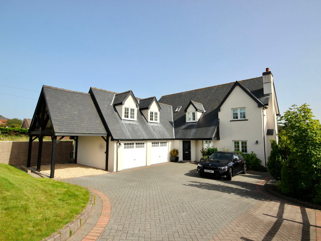 5 bed detached house for sale in Merthyr Road, Princetown, Tredegar