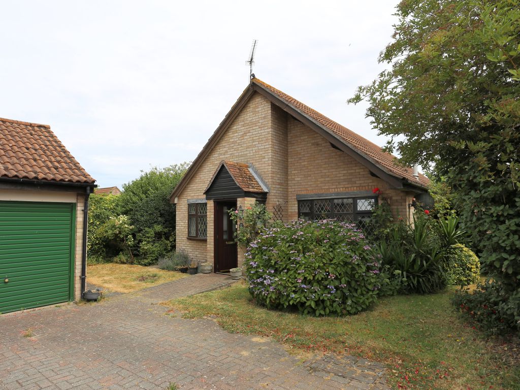 3 bed detached bungalow for sale in The Wheelwrights, Trimley St. Mary