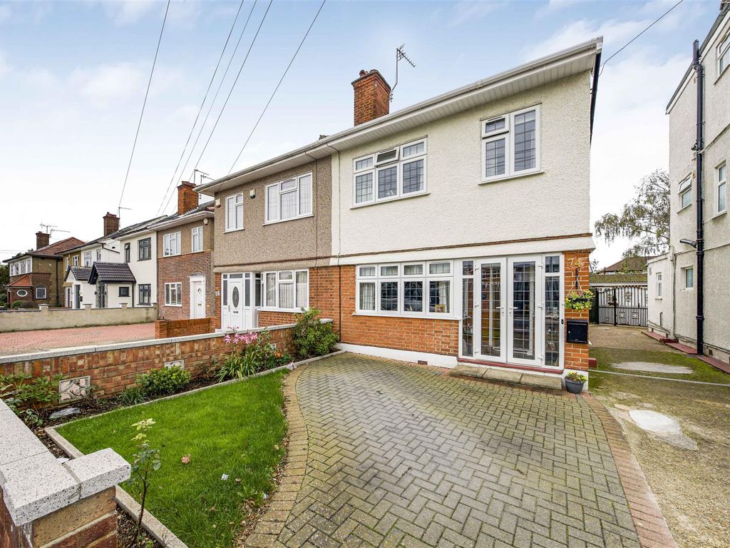4 bed semidetached house for sale in Raynton Drive, Hayes UB4, £