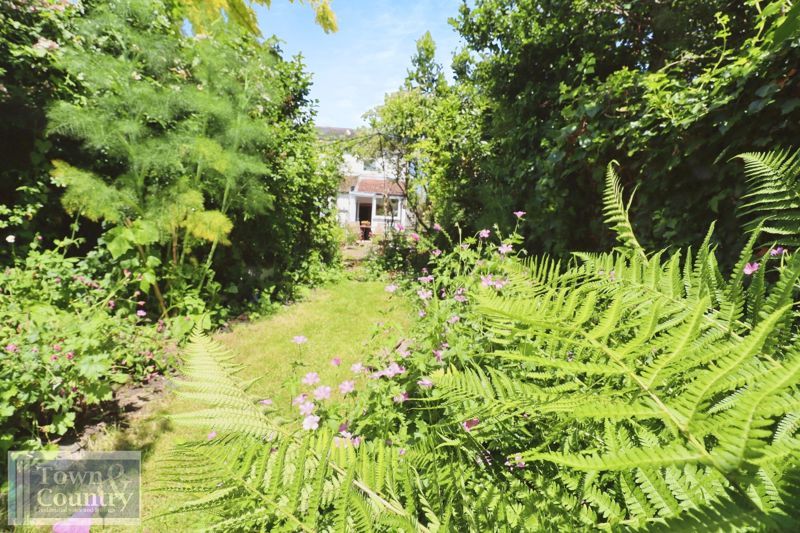 2 bed property for sale in Spring Road, Brightlingsea, Colchester CO7