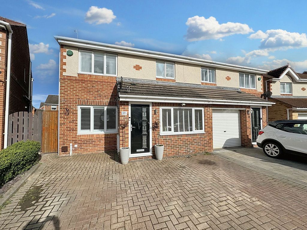 3 bed semidetached house for sale in Dunstanburgh Court, Woodstone