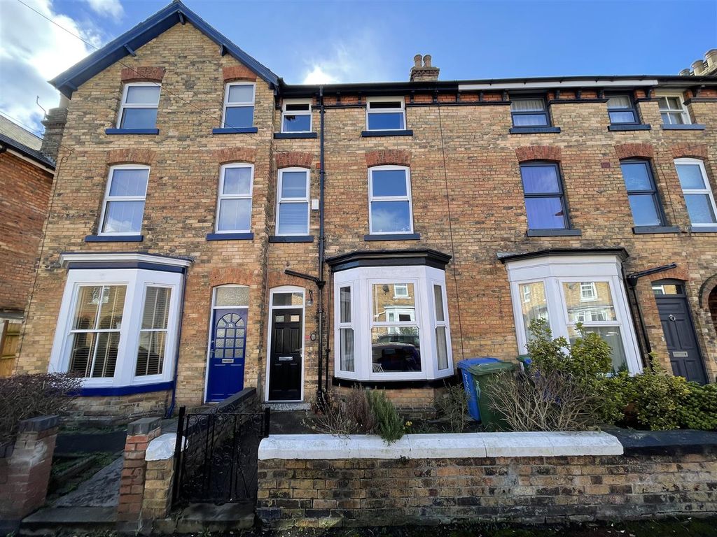 4 bed property for sale in Highfield, Scarborough YO12 Zoopla