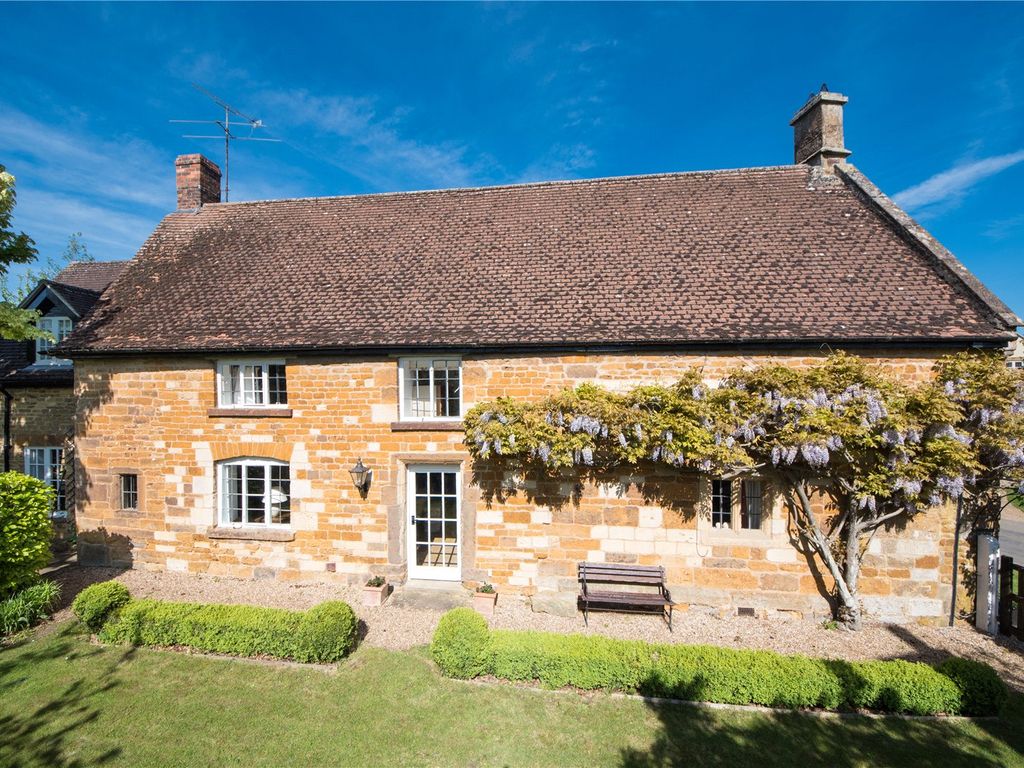 5 bed detached house for sale in The Mullions, Stoke Road, Lyddington