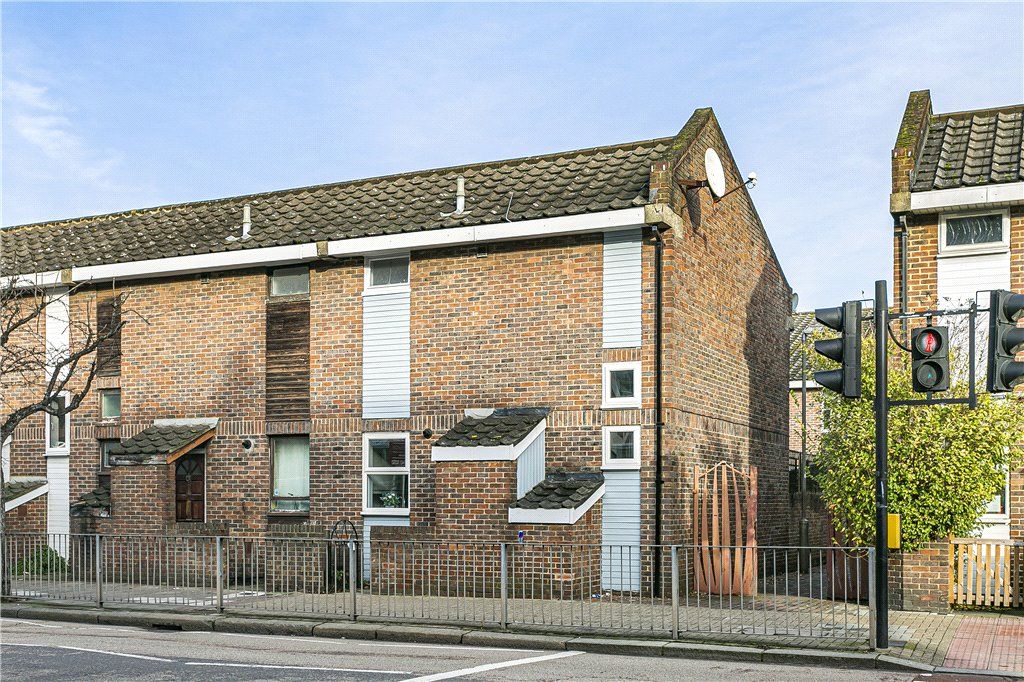 2 bed terraced house for sale in Garratt Lane, London SW18 Zoopla