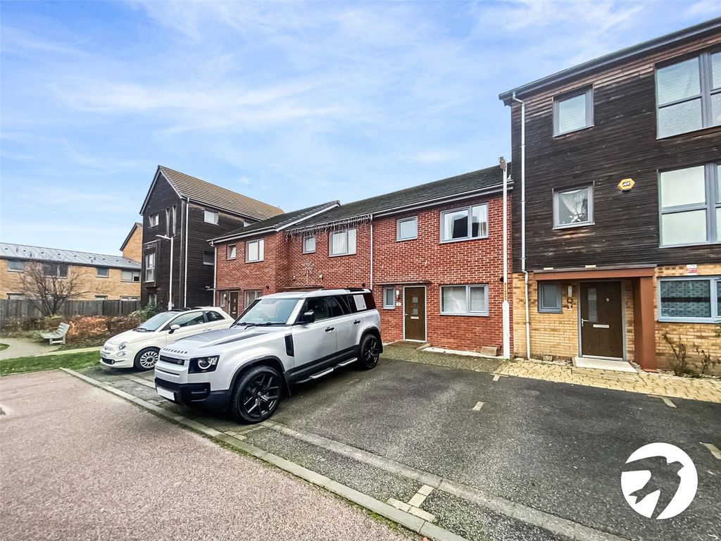 3 bed terraced house to rent in Lady Jane Place, Dartford, Kent DA1, £2,000 pcm Zoopla