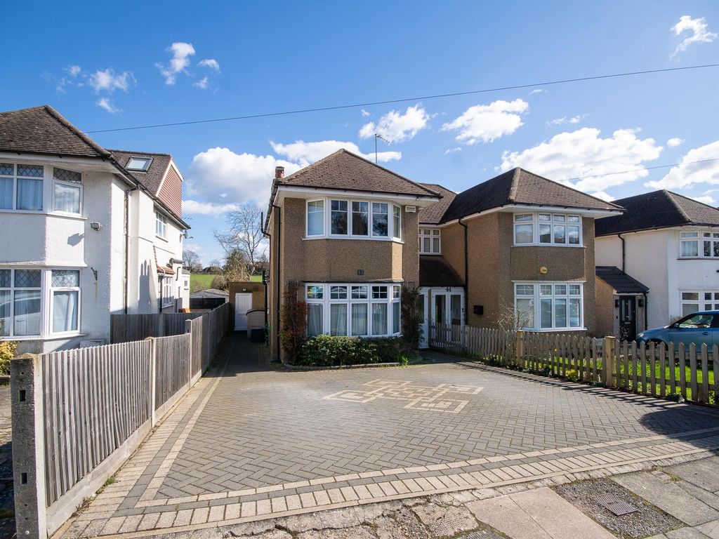 3 bed semidetached house for sale in Middleton Drive, Pinner HA5 Zoopla