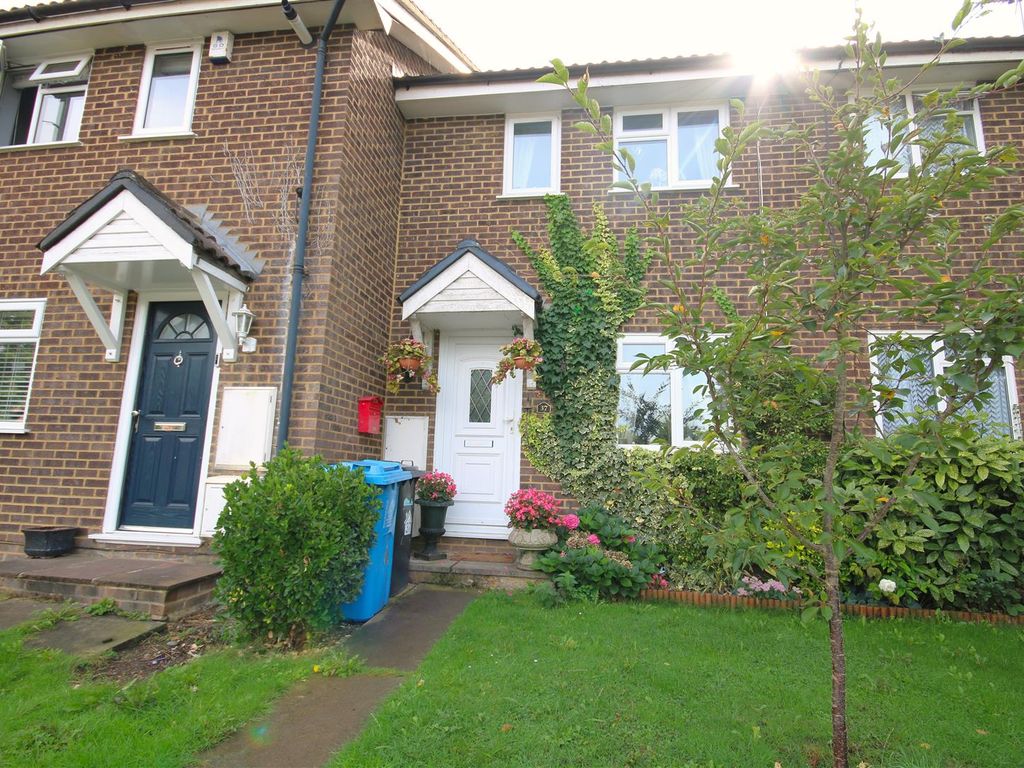 2 bed terraced house for sale in Penn Road, Datchet, Slough SL3 Zoopla