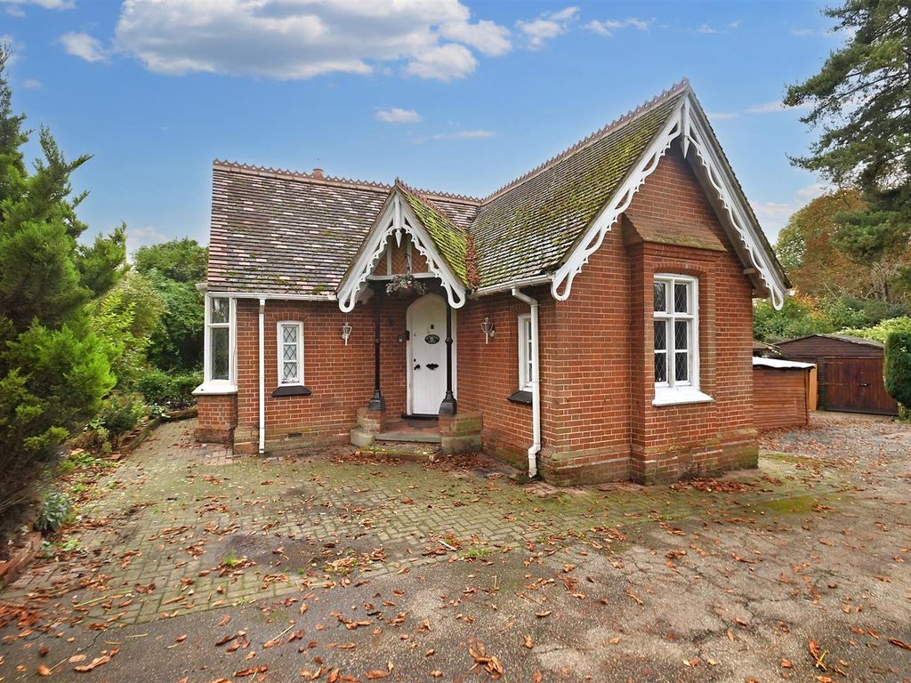 1 bed cottage for sale in Hadleigh Road, Ipswich IP2, £325,000 Zoopla