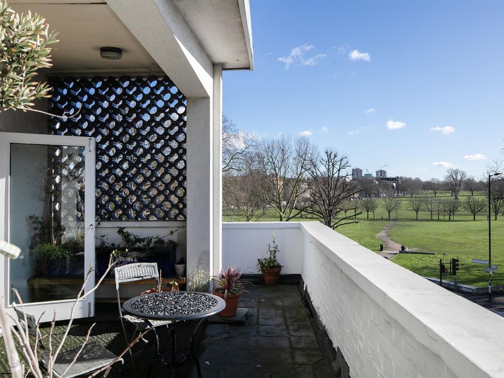 2 bed flat for sale in East Dulwich Road, Peckham SE15, £600,000 Zoopla