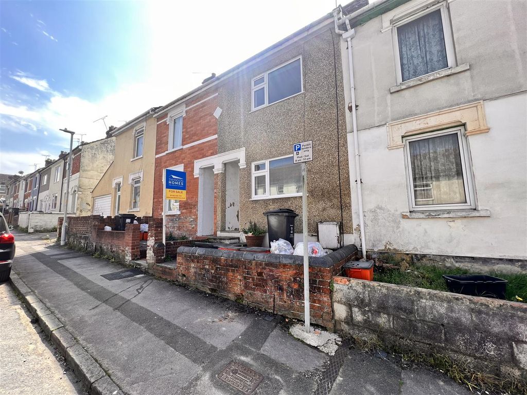 2 bed terraced house for sale in Dryden Street, Swindon SN1 Zoopla