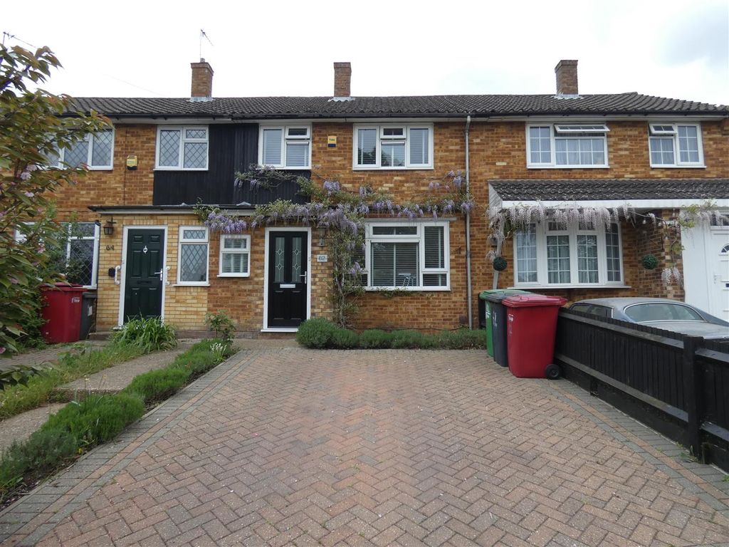 3 bed end terrace house to rent in Lynch Hill Lane, Slough SL2, £1,700