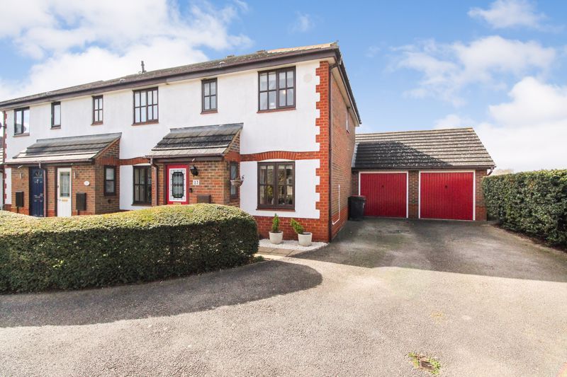 3 bed end terrace house for sale in Muirfield, Great Denham MK40, £