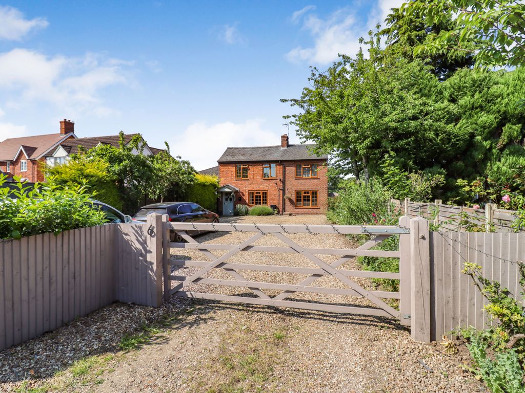 4 bed detached house for sale in Coventry Road, Thurlaston, Rugby CV23