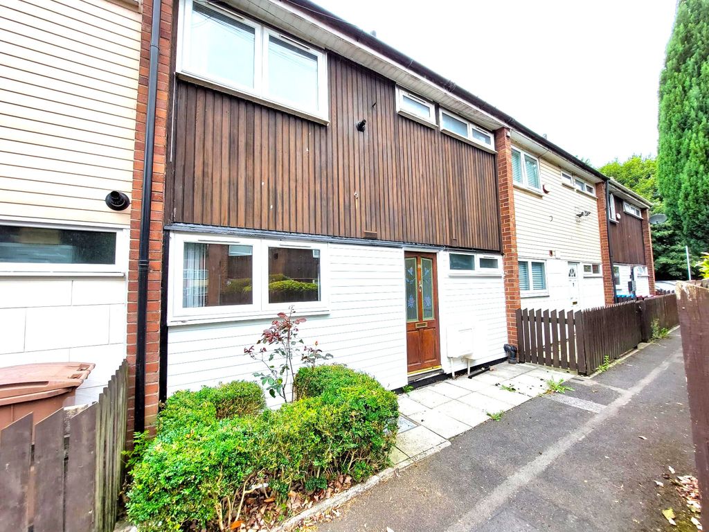 3 bed terraced house to rent in Linton Walk, Salford M7, £950 pcm Zoopla
