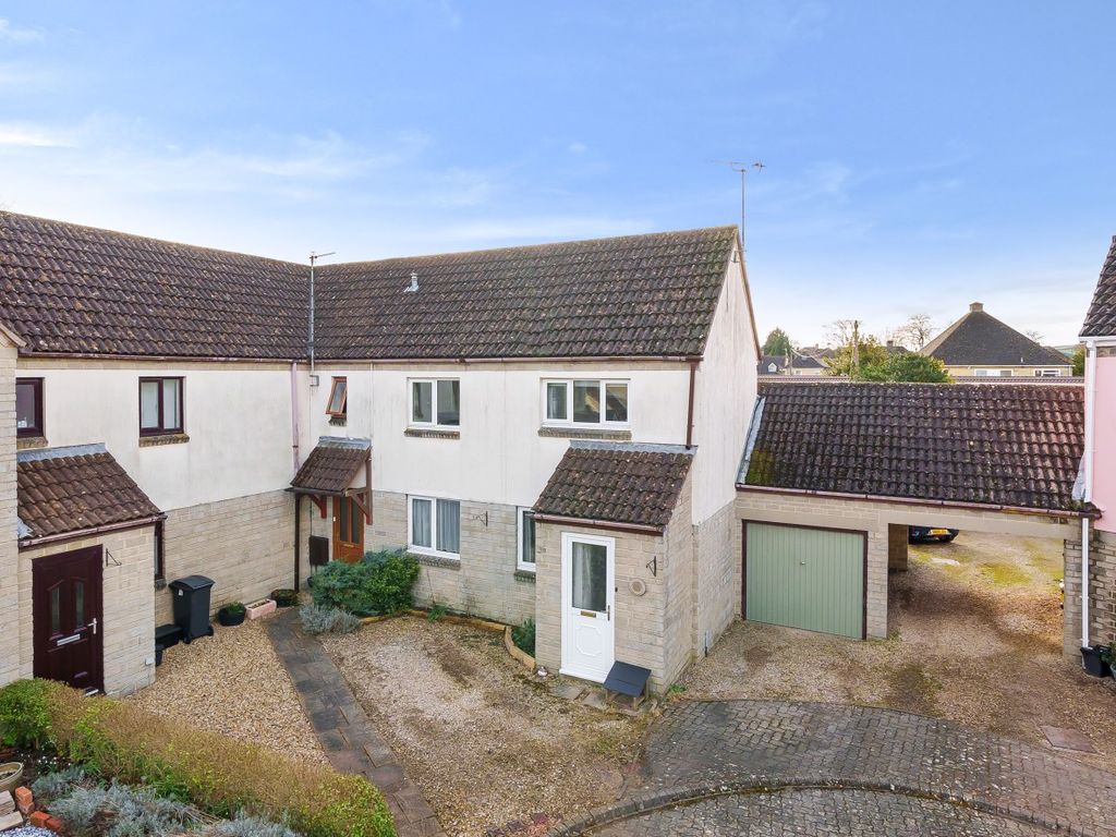2 bed end terrace house for sale in Cirencester, Gloucestershire GL7