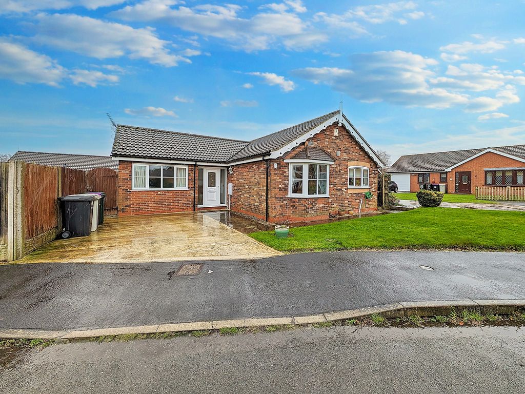 4 bed bungalow for sale in Hastings Drive, Wainfleet All Saints PE24, £