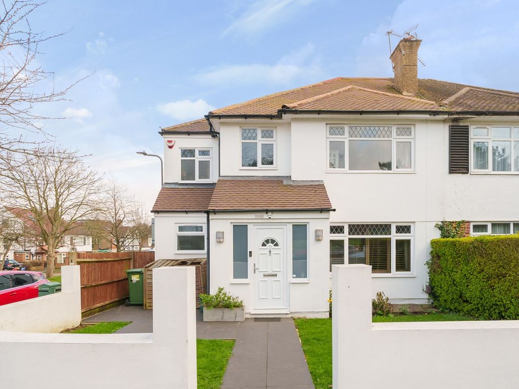 4 bed semidetached house for sale in Shaftesbury Avenue, Kenton
