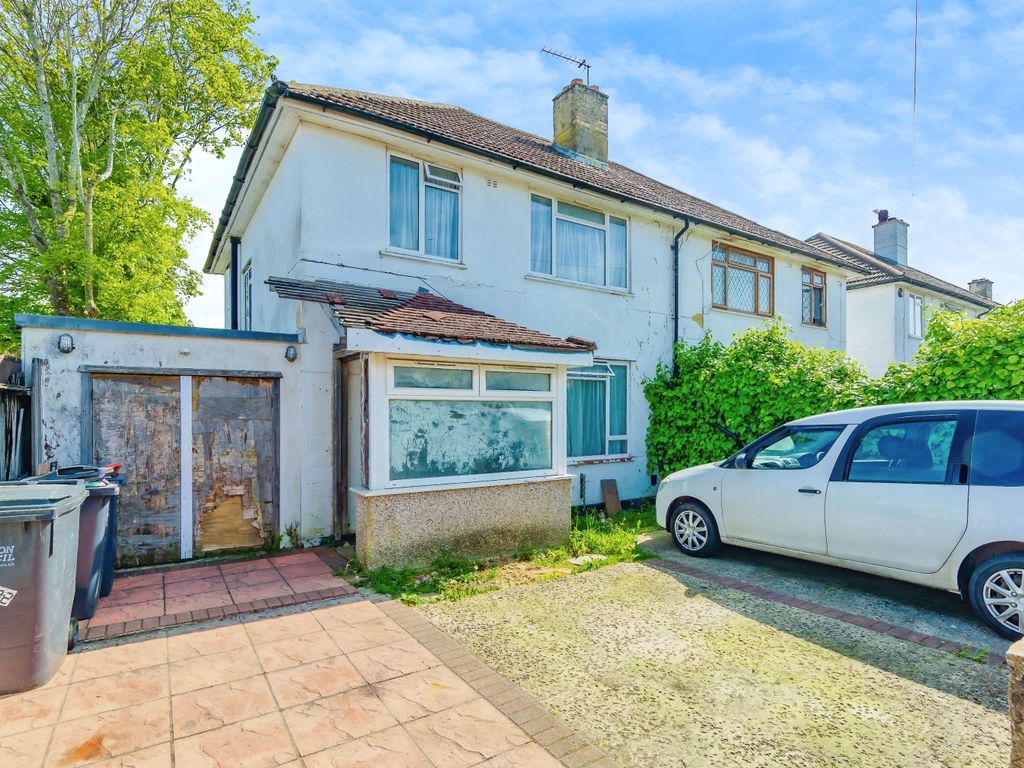 3 bed semidetached house for sale in Homestead Way, New Addington
