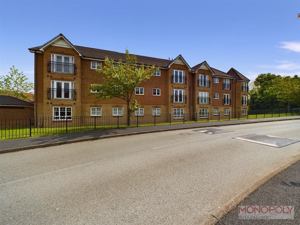 2 bed flat for sale in Lamberton Drive, Brymbo, Wrexham LL11, £115,000