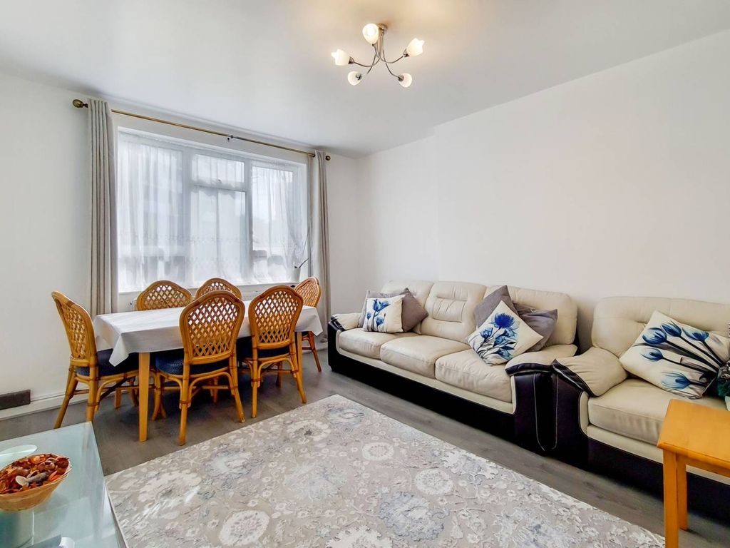 Crampton House, Nine Elms, London SW8  