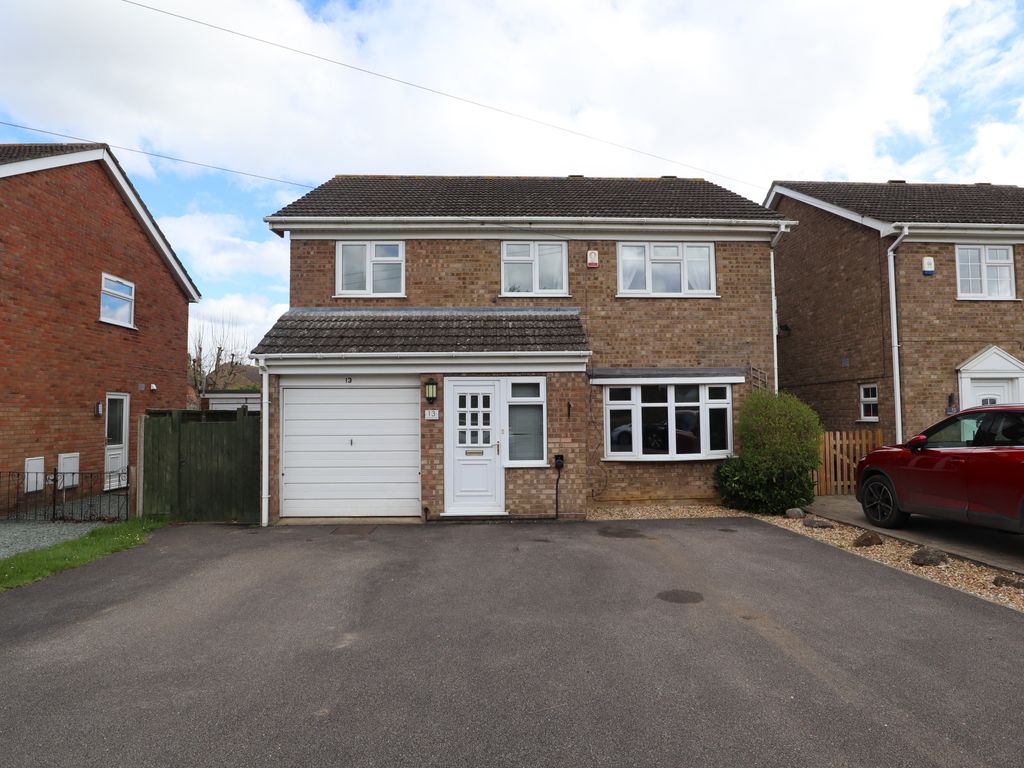 4 bed detached house for sale in St Marys Avenue, Welton LN2, £325,000