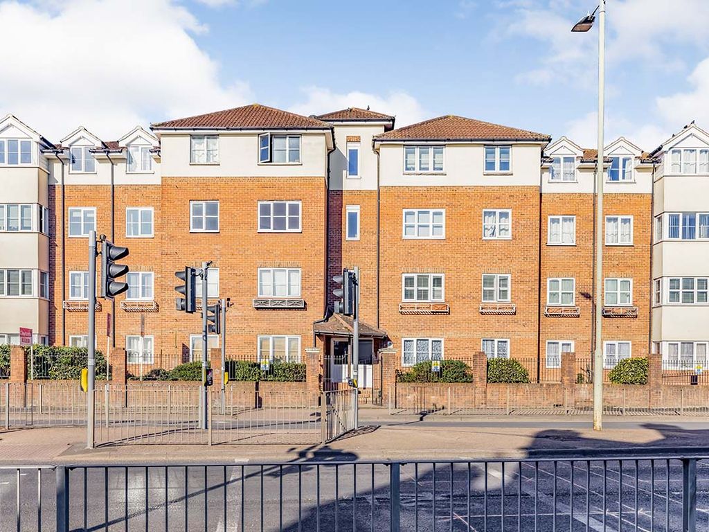 Gladesmere Court, Watford, Hertfordshire WD24  