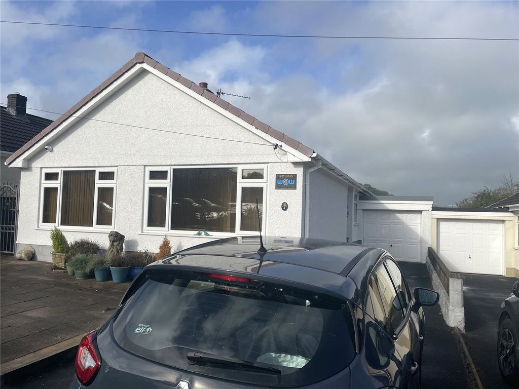 3 bed bungalow for sale in Pentremeurig Road, Carmarthen
