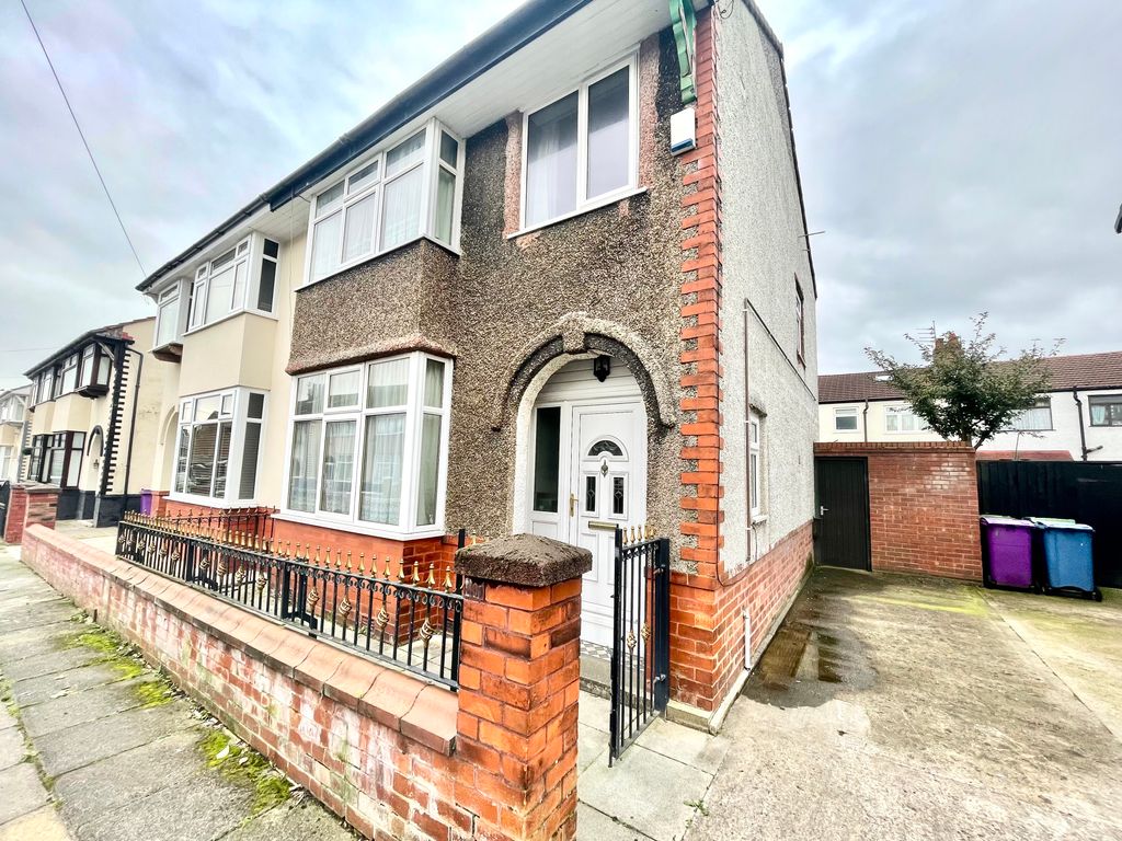 3 bed semidetached house for sale in Guernsey Road, Stoneycroft