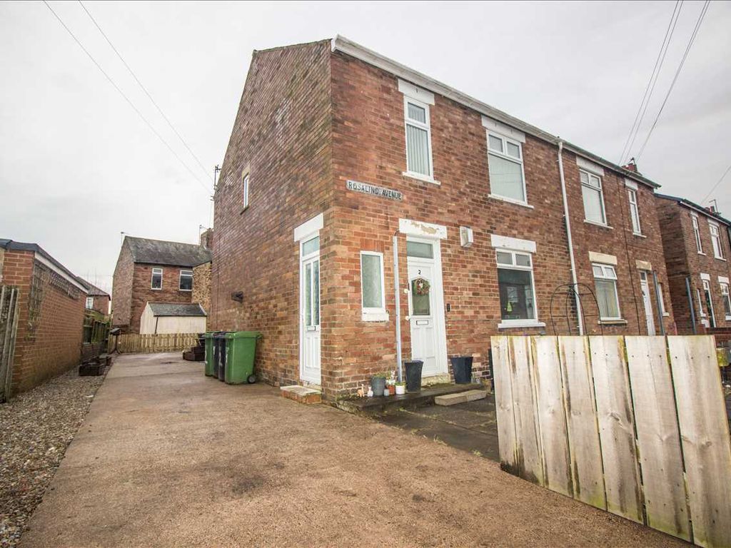 3 bed flat to rent in Rosalind Avenue, Bedlington NE22, £600 pcm Zoopla