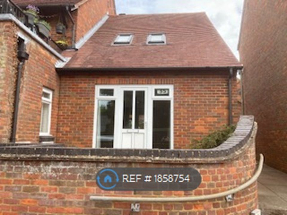 2 bed end terrace house to rent in Rooks Lane, Thame OX9, £1,250 pcm