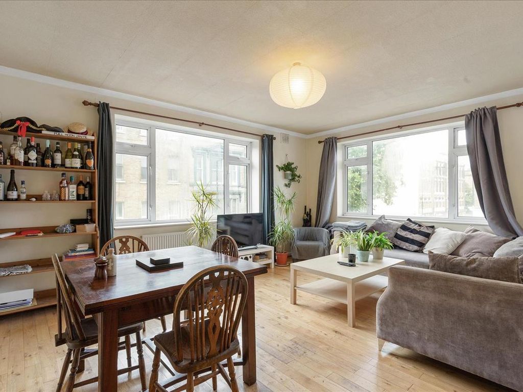 2 bed flat to rent in North End Road, West Kensington, London W14, £