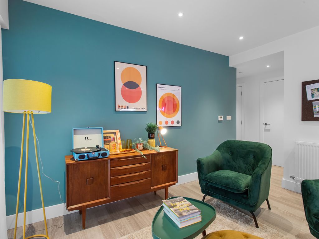 New home, 2 bed flat for sale in Clapham Common Southside, London SW4