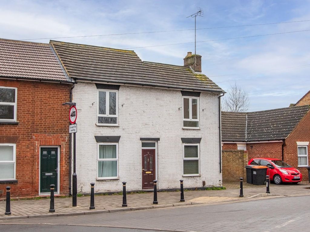 3 bed end terrace house for sale in Billington Road, Leighton Buzzard