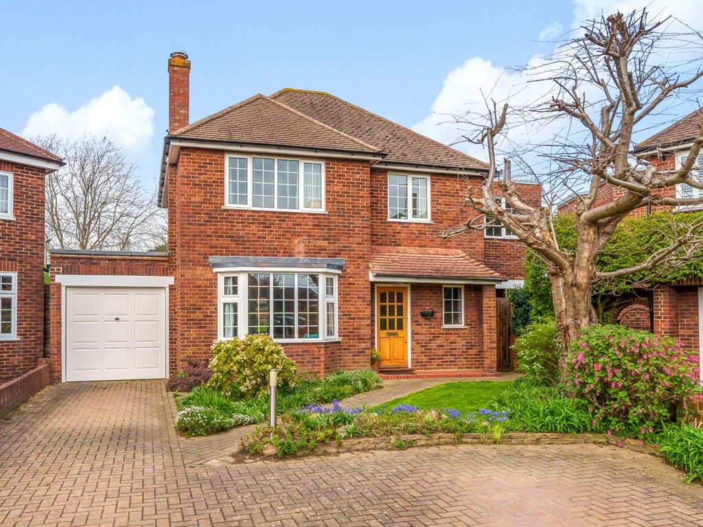 4 bed detached house for sale in Gordon Road, Shepperton TW17 Zoopla
