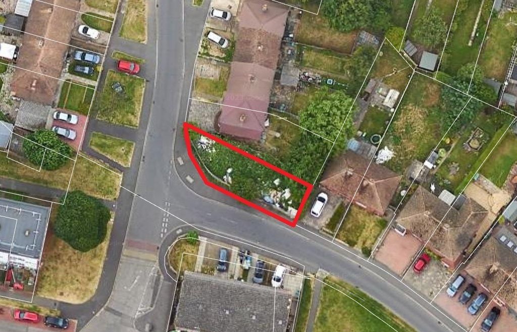 Land for sale in Crowhurst Way, Orpington BR5, £90,000 Zoopla