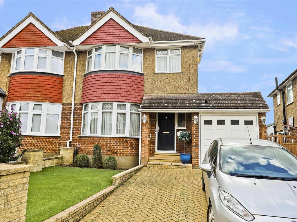 3 bed semidetached house for sale in Hillside, Harefield, Uxbridge UB9