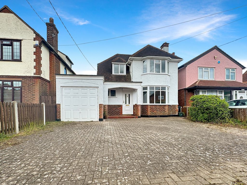 3 bed detached house for sale in Cressing Road, Braintree CM7, £425,000