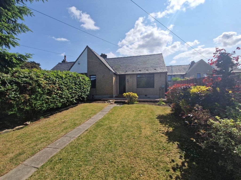 2 bed semidetached bungalow for sale in 1 Bridgefoot Cottages, Bridgefoot, Dundee, Angus DD3