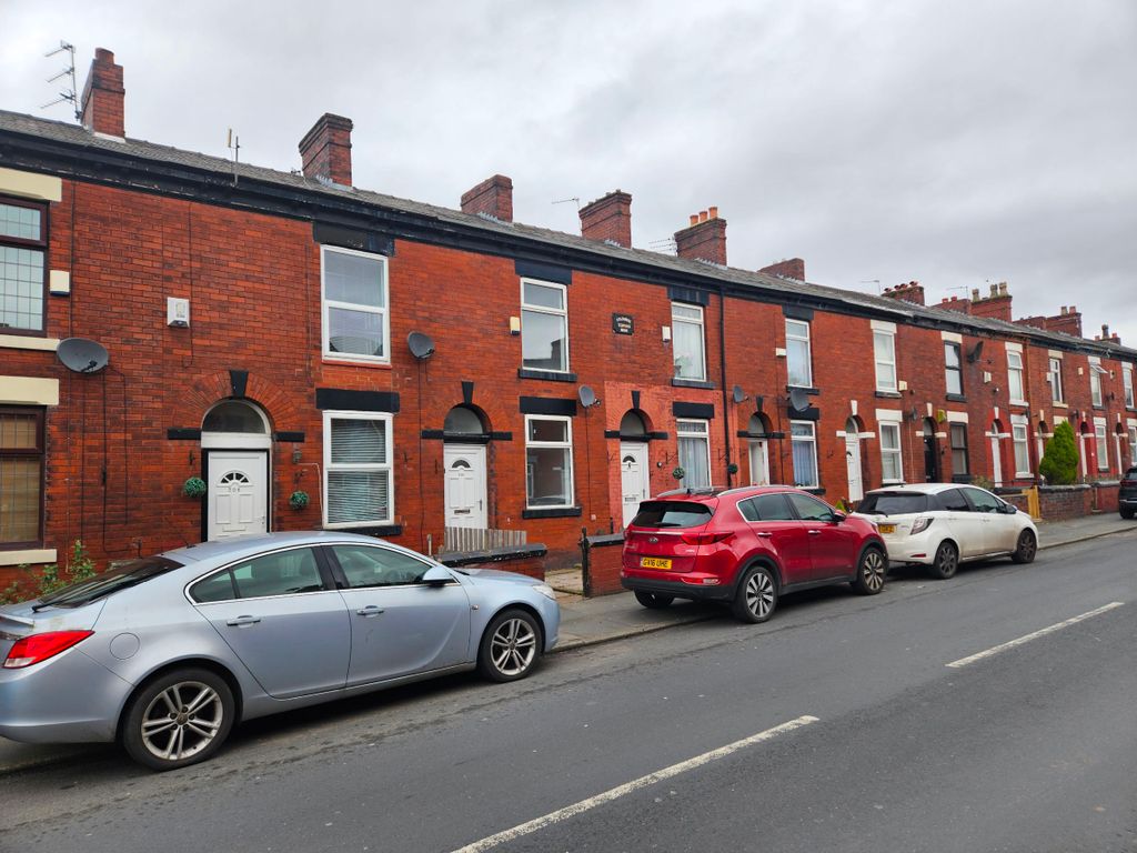 3 bed terraced house to rent in Abbey Hey Lane, Gorton, Manchester M18
