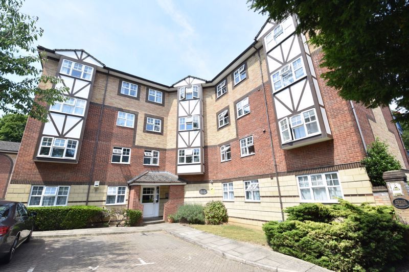 Queens Court Knights Field Luton LU2  