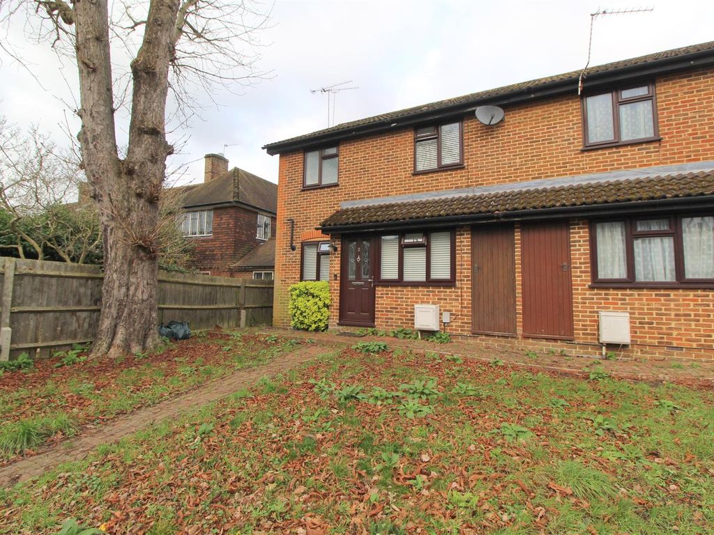 1 bed property for sale in Chestnut Walk, Byfleet, West Byfleet KT14, £