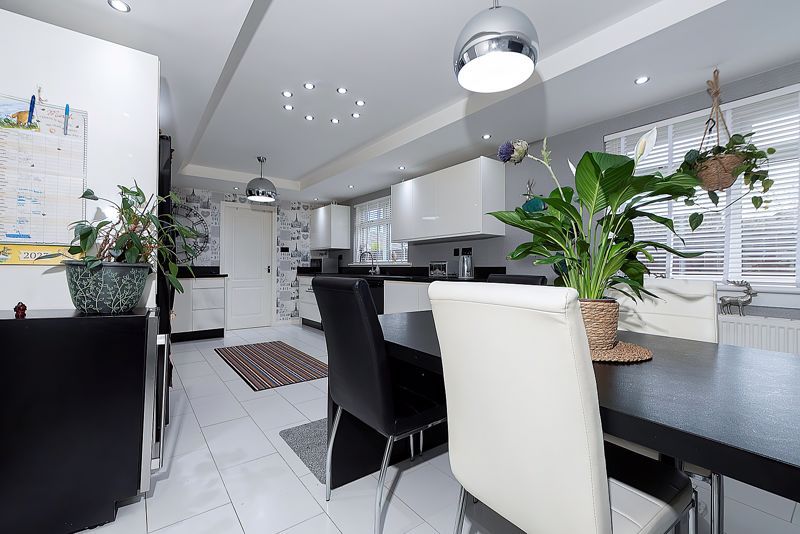 3 bed detached bungalow for sale in South Street, Armadale, Bathgate