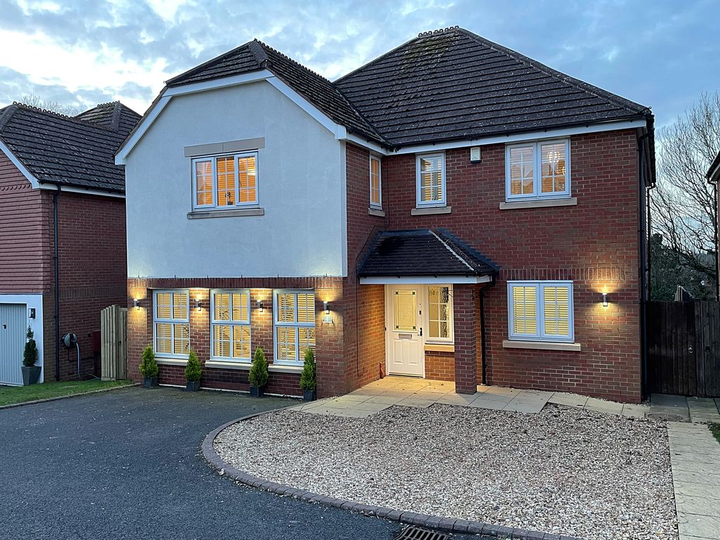 5 bed detached house for sale in Clements Close, Kenilworth CV8, £