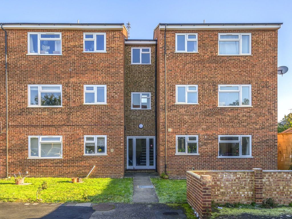 Percy Avenue, Ashford TW15  