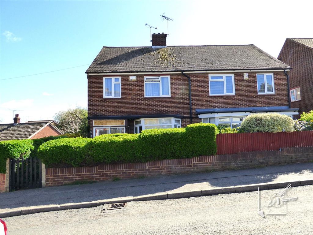 3 bed property for sale in Betsham Road, DA10 Zoopla