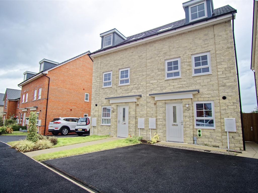 3 bed semidetached house for sale in Cheltenham Crescent, Lightfoot Green, Preston PR4 Zoopla