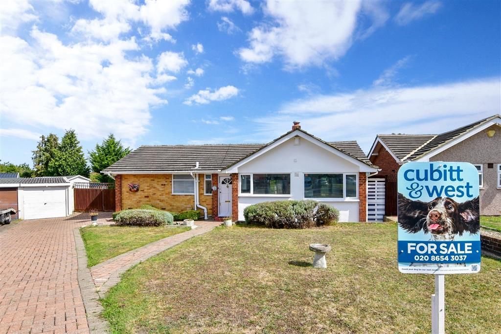 3 bed detached bungalow for sale in Woodmere Avenue, Shirley, Surrey