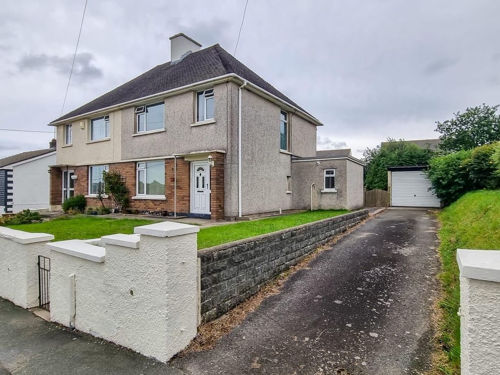 3 bed semidetached house to rent in Pembroke Road, Merlins Bridge